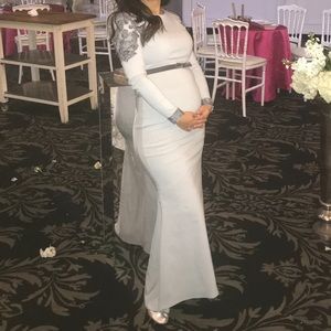 Maternity gown